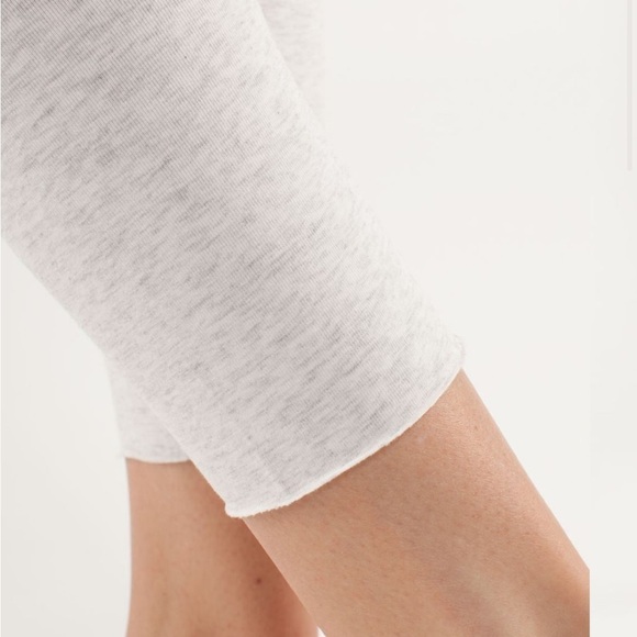 Lululemon Heathered Grey Cotton Crop Leggings Wunder Under Sz 6 - Picture 2 of 9